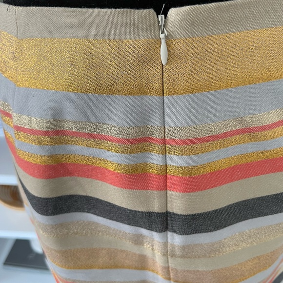 Coral, Gold, Black and White multicoloured skirt in size 4 - Picture 5 of 6